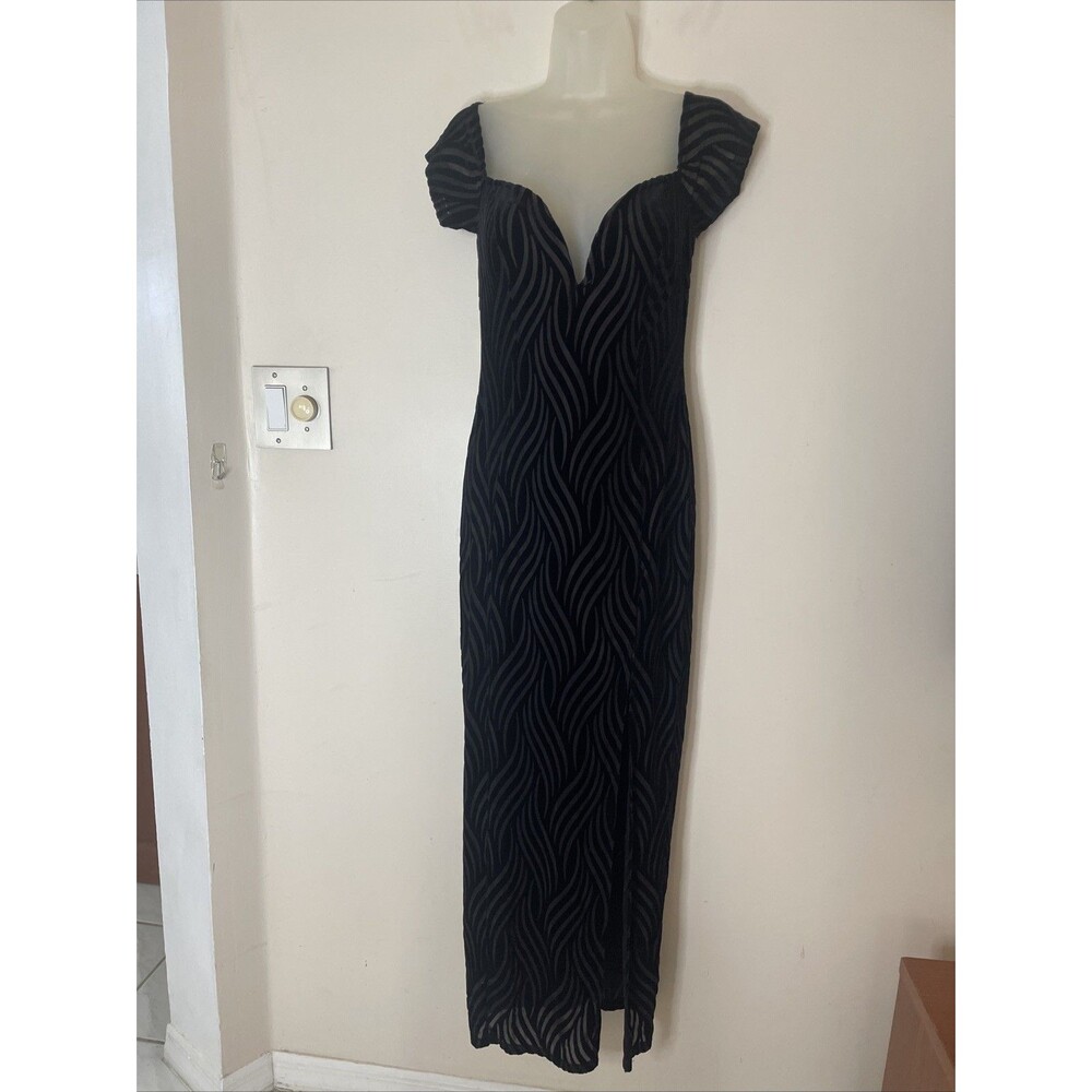 Long Formal Prom Dress Gown Black Velvet  Sheer Shoulders Deep V Neck, Slit M